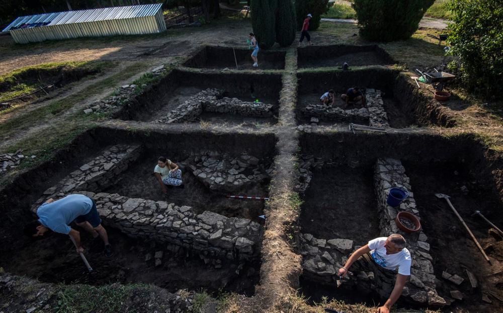Археологически разкопки на Античен керамичен център Павликени6.jpg