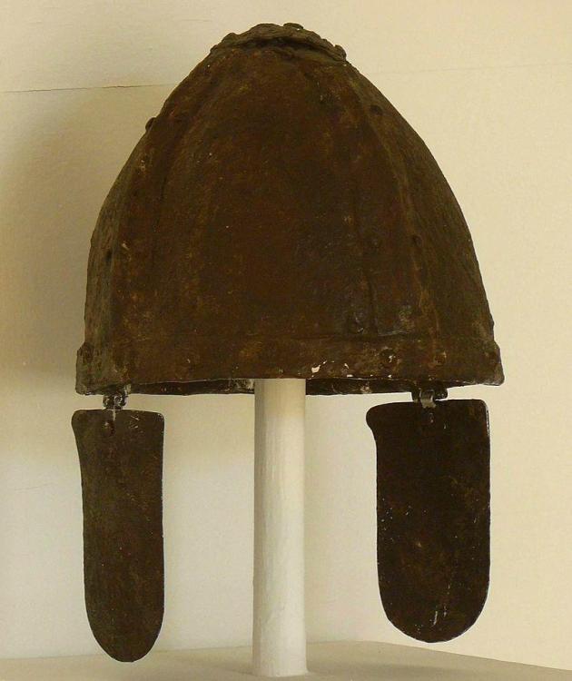 800px-Spangenhelm-Sinj.thumb.jpg.0ec615a8eecd701cbd1cf8ff9a92443e.jpg